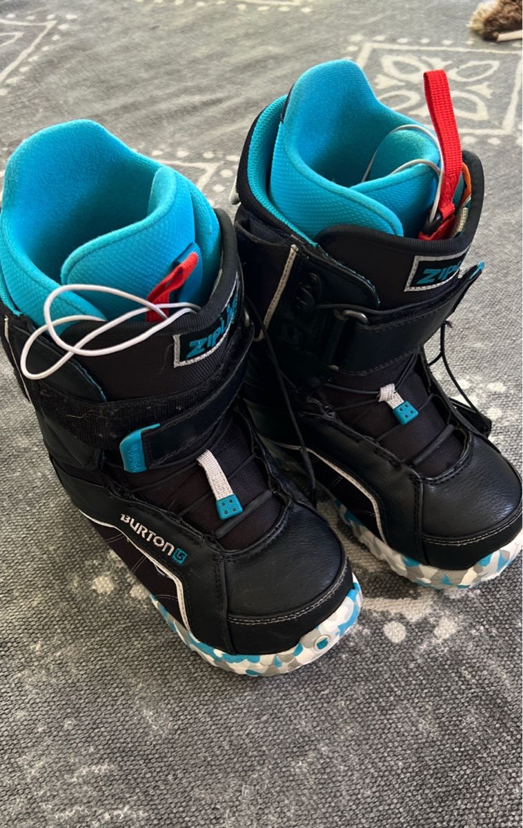 Burton Scarpe da uomo: Burton Snowboard Boot 35 – Usato da Spiez venduto da Vemai
