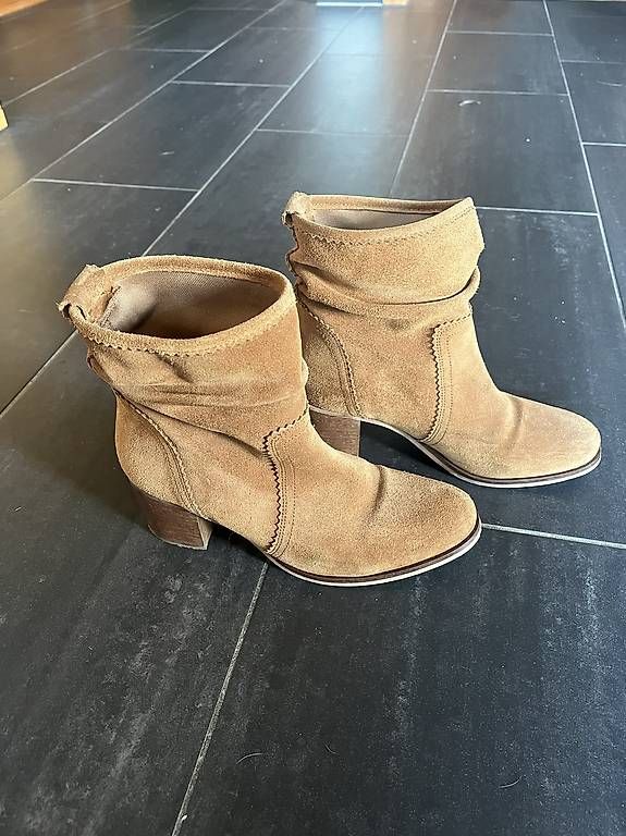 Chaussures femmes: Braune Stiefelette Gr. 40 – D'occasion à Greppen par MaIrim 1