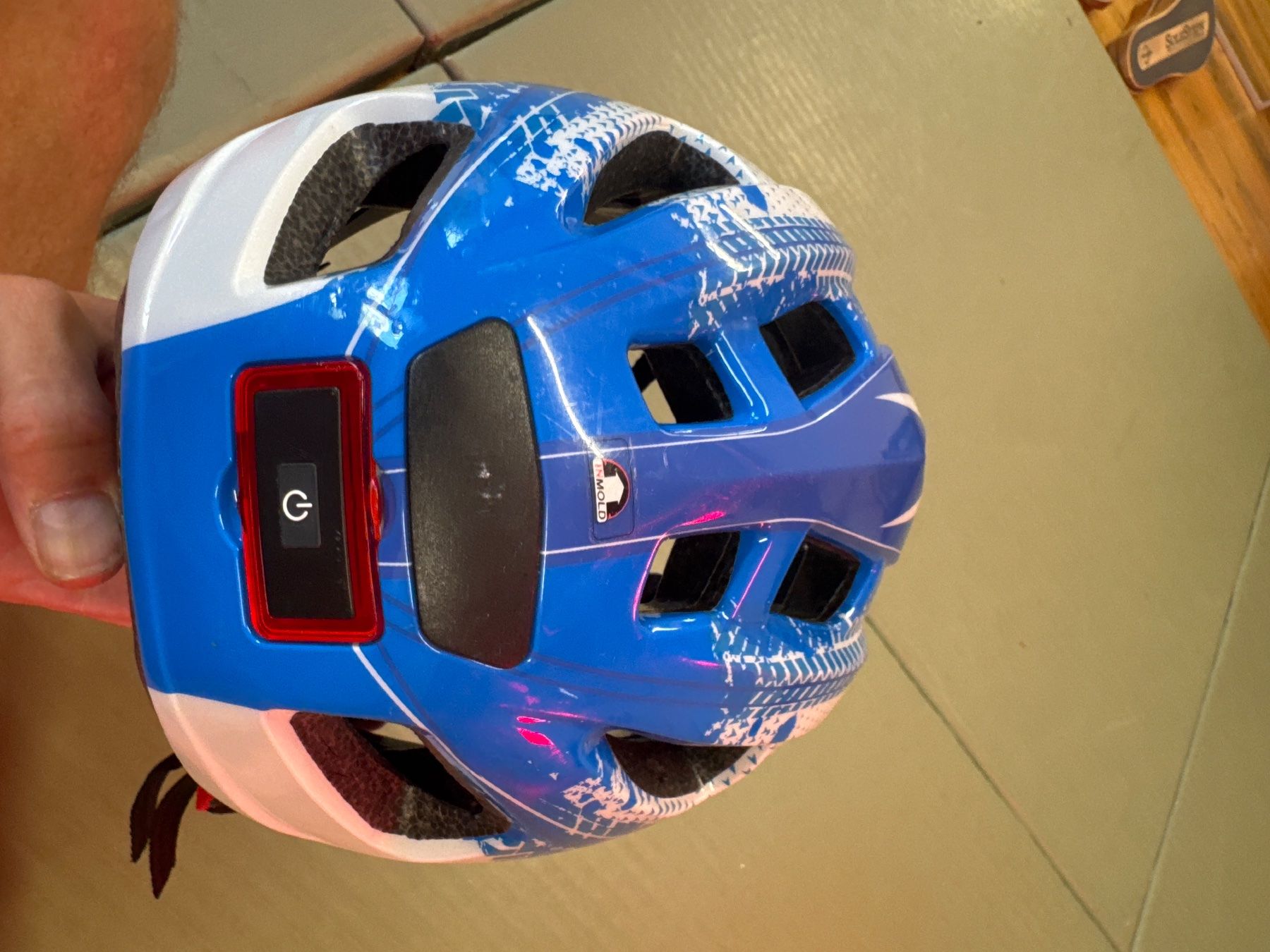 Caschi: Velohelm Kinder blau weiss mit Ruecklicht – Usato da Zürich venduto da 1Rarestack1 1