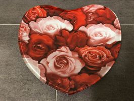 Rosenschale mit Herz