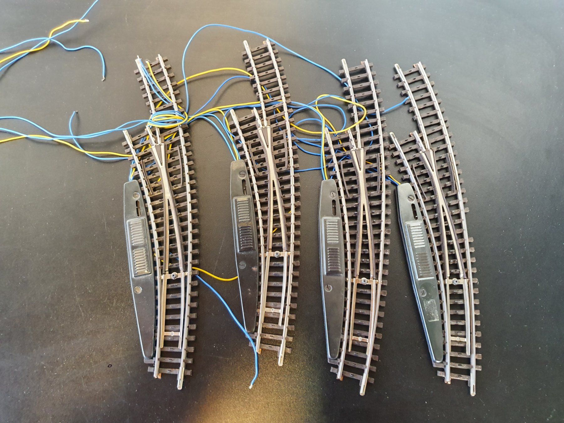 Märklin Modellini di ferrovie: MÄRKLIN: 4 X K-BOGENWEICHEN LINKS – Usato da Biglen venduto da taunus82
