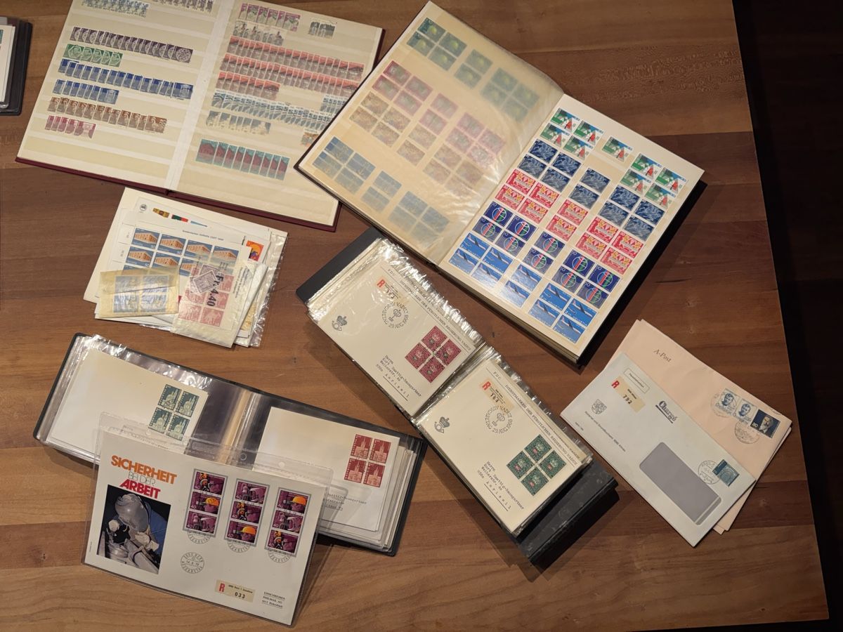 Tutti i francobolli: Briefmarkensammlung aus Hausräumung – Usato da Altnau venduto da Scala10