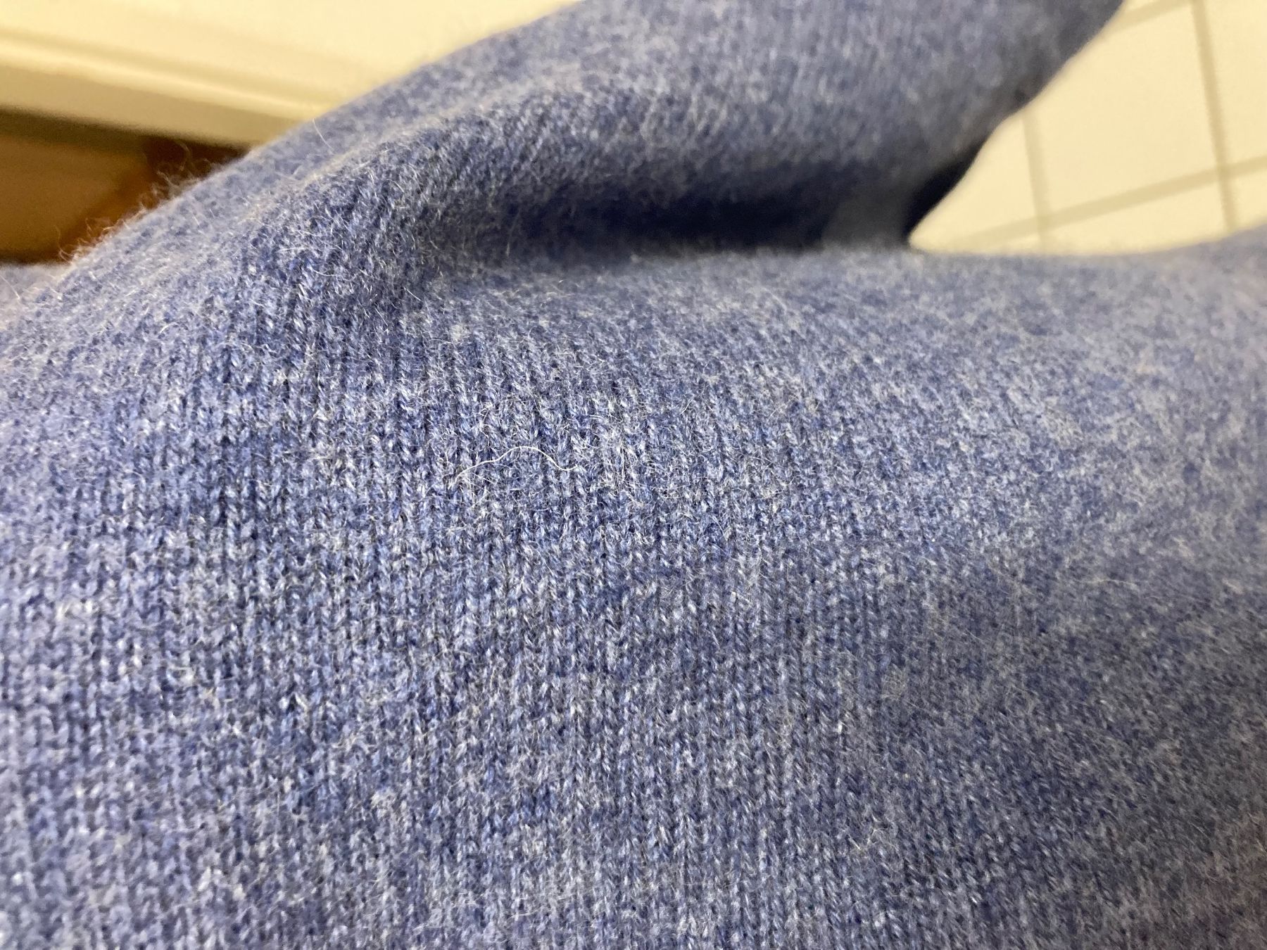 Maglioni & Felpe: Top, hochwertiger 100% Cashmere Pullover – Usato da Thalwil venduto da helvetaki 5