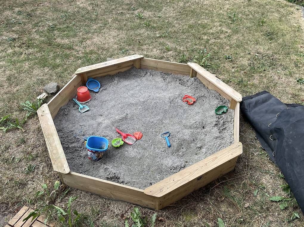 Bacs à sable: Sandkasten mit Abdeckung – D'occasion à Tobel par rob_95