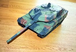Tamiya Leopard 2 A6 Full Option Werksgebaut