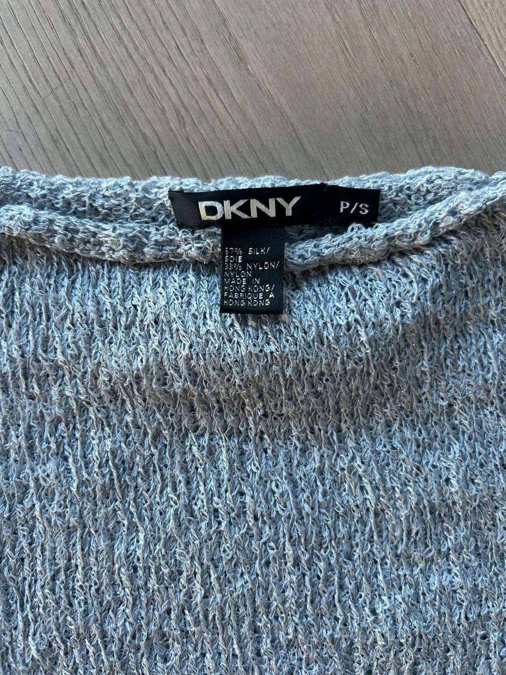 DKNY Pulls & Sweat-shirts: DKNY Pullover,  hellgrau – D'occasion à Kilchberg ZH par Anie. 1