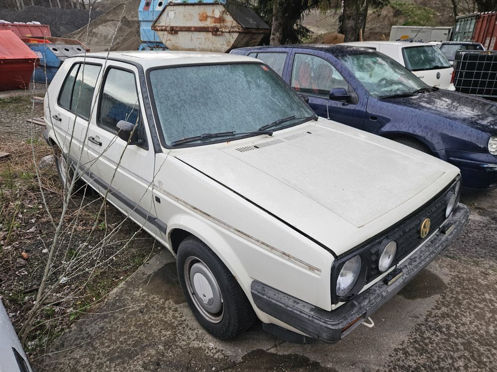 Das Konkursamt Oberwallis verwertet: VW Golf weiss