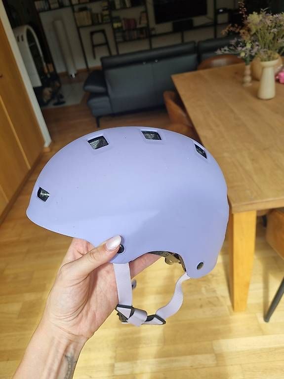 Casques: Helm – D'occasion à Frümsen par isabeldomenig