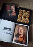 Johnny Rotten - Sex Pistols - Original Autogramm Buch Tasche