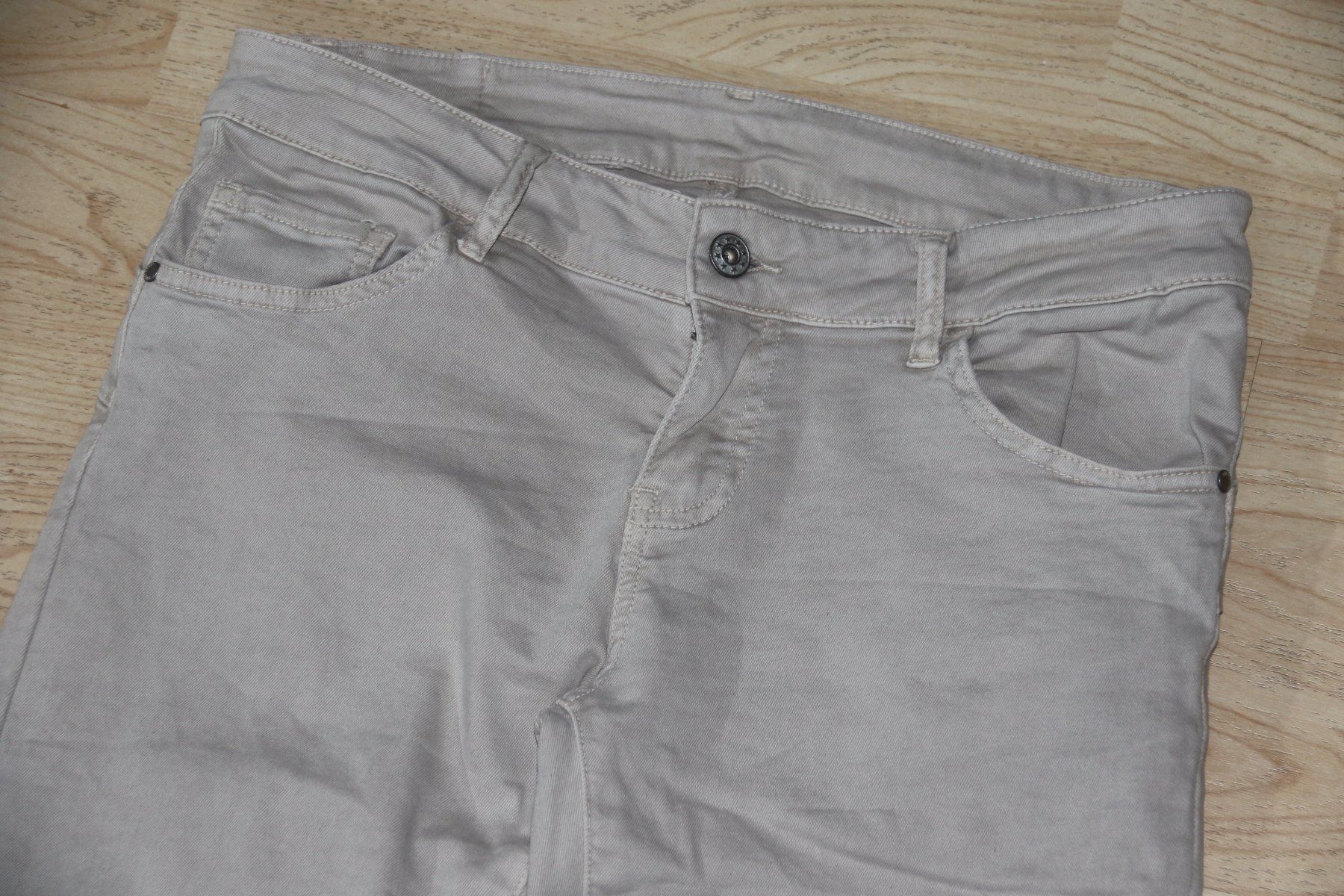Jeans: Neue Jeans Gr.M – Nuovo (secondo la descrizione) da Oberwil-Lieli venduto da Svetlana28 2