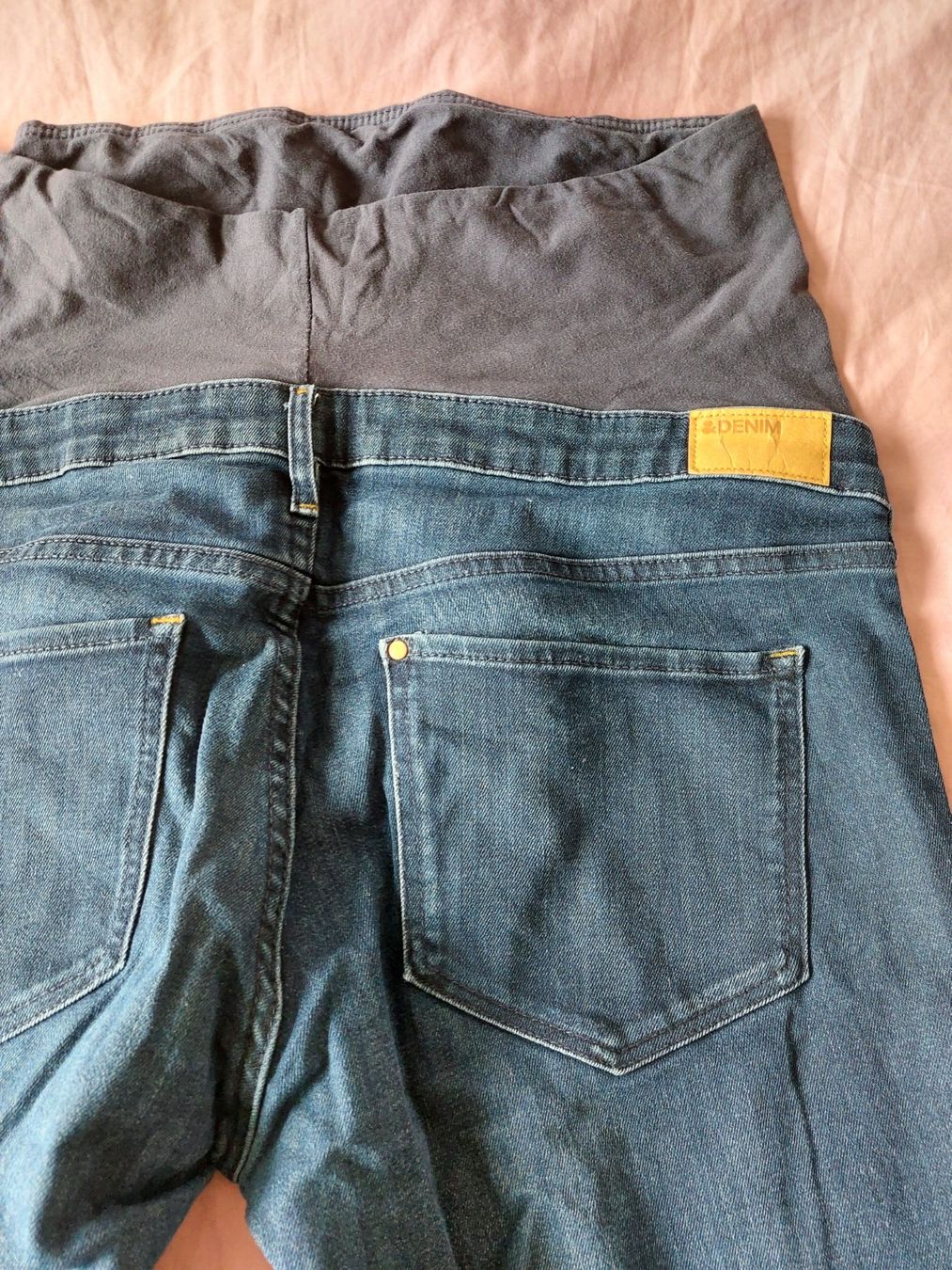 H&M Jeans: Jean de grossesse H&M Mama Taille 46 – Gebraucht aus Ostermundigen von jul_7t8v 3