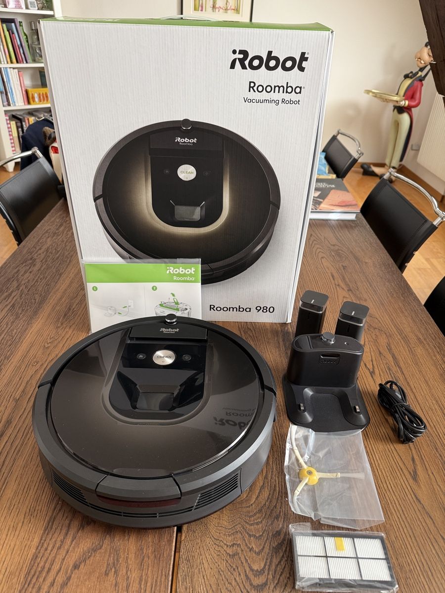 Irobot Staubsauger & Zubehör: Roomba 980 Saugroboter mit Zubehör – Gebraucht aus Luzern von Roeschuko