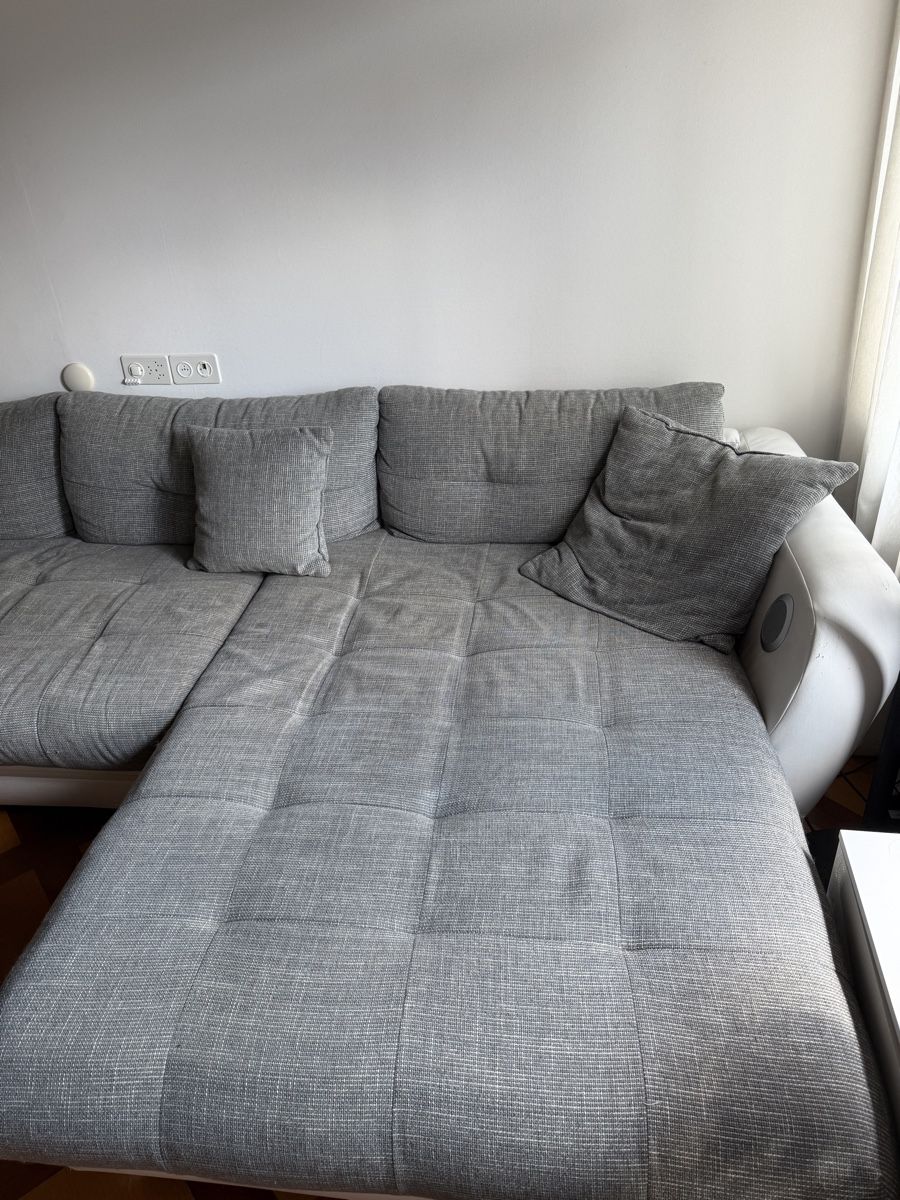 Sofas: Ecksofa grau mit weissem Kunstleder – D'occasion à Grindelwald par yoloflip45 2