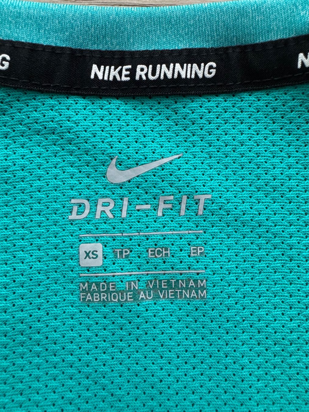 Nike T-shirt: Nike Tshirt – Usato da Küsnacht ZH venduto da ali_k9b5 1