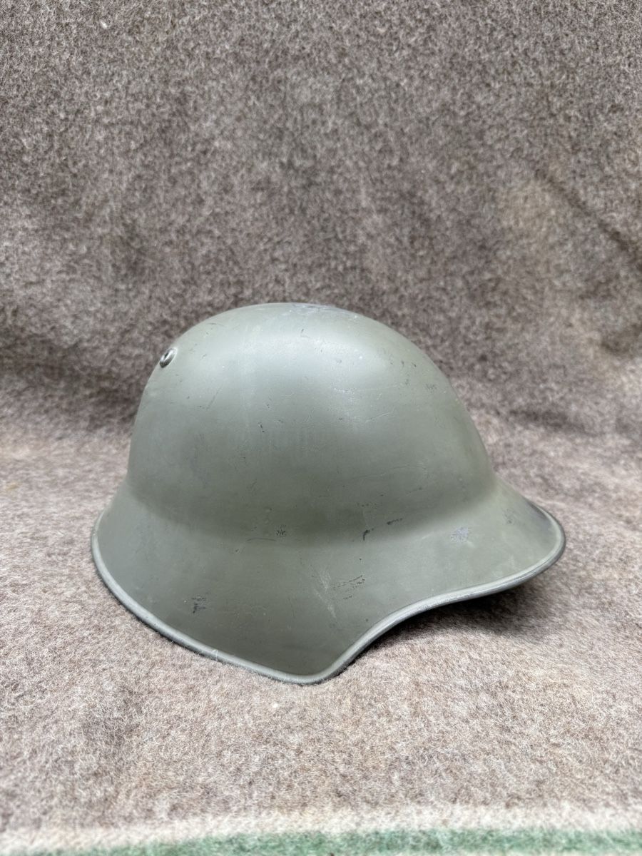 Uniformi: Casque vert M18 - Armée suisse – Usato da Fribourg venduto da Ardoffel 1