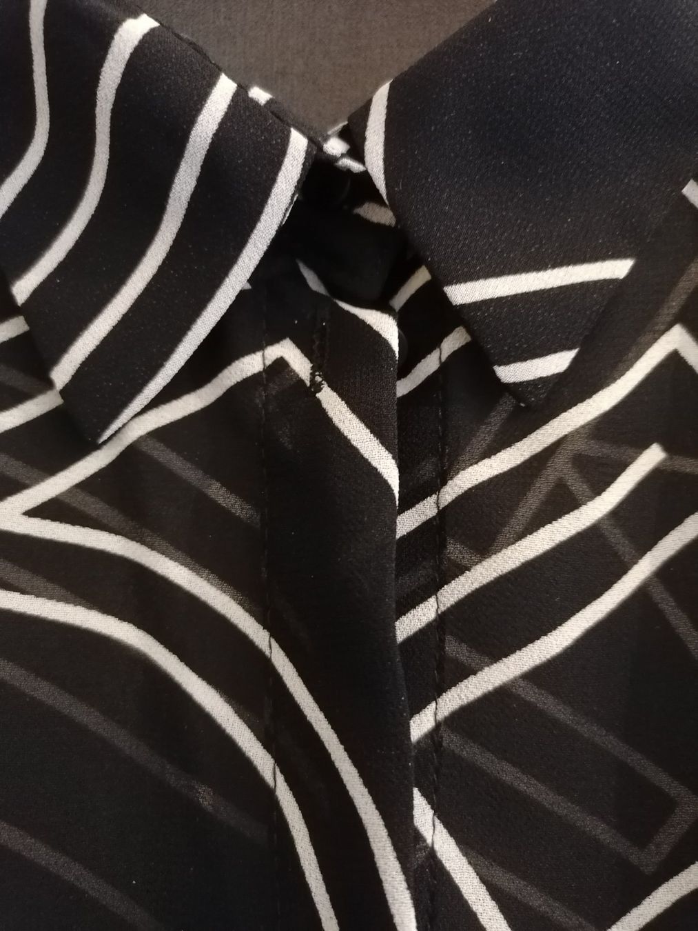 Blusen: MOHITO Elegante Bluse Schwarz Gr. 40 – Gebraucht aus Zug von Annina29 4