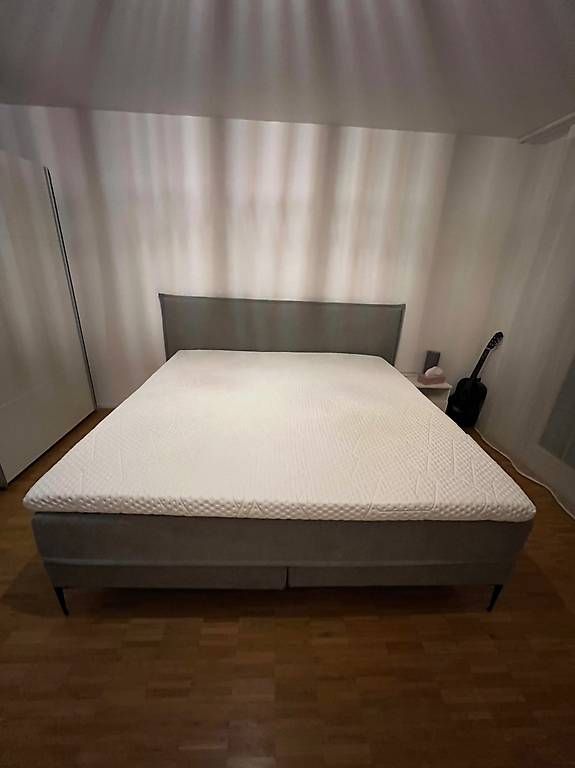 Letti: Emma Diamond Boxspringbett 200x200 cm  Light Grey – Usato da Aarau Rohr venduto da lor_7r2q
