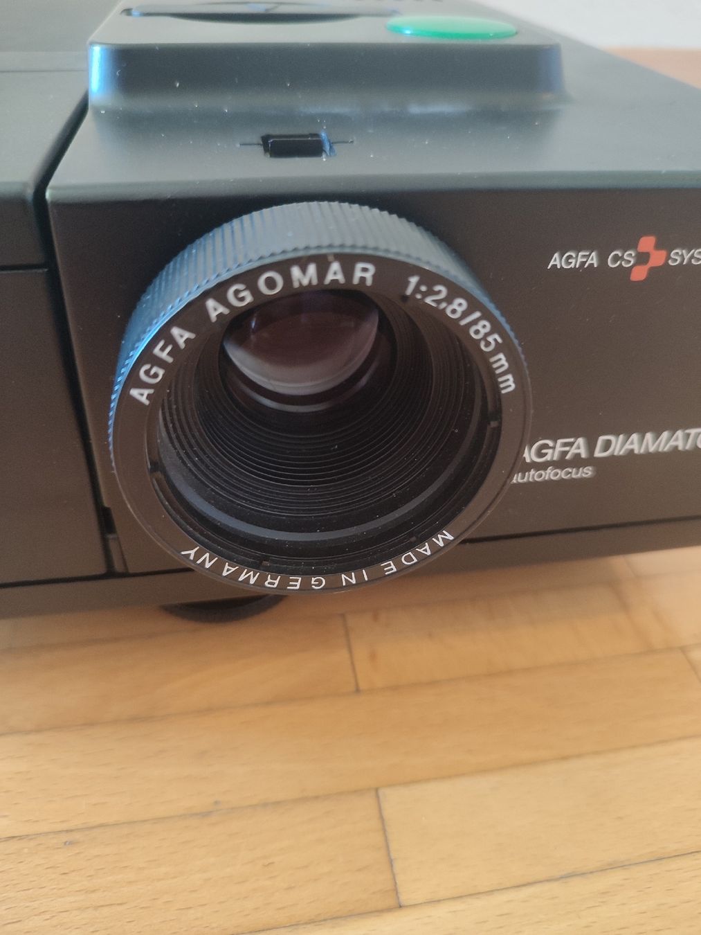 Proiettori: Projecteur Diapo AGFA Diamator 1500 Autofocus – Usato da Bougy-Villars venduto da Vogue 2