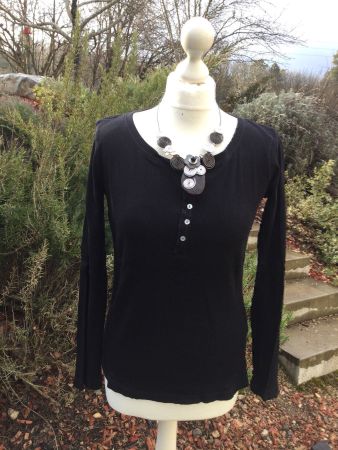 Sweat noir OVS, petits boutons, taille M
