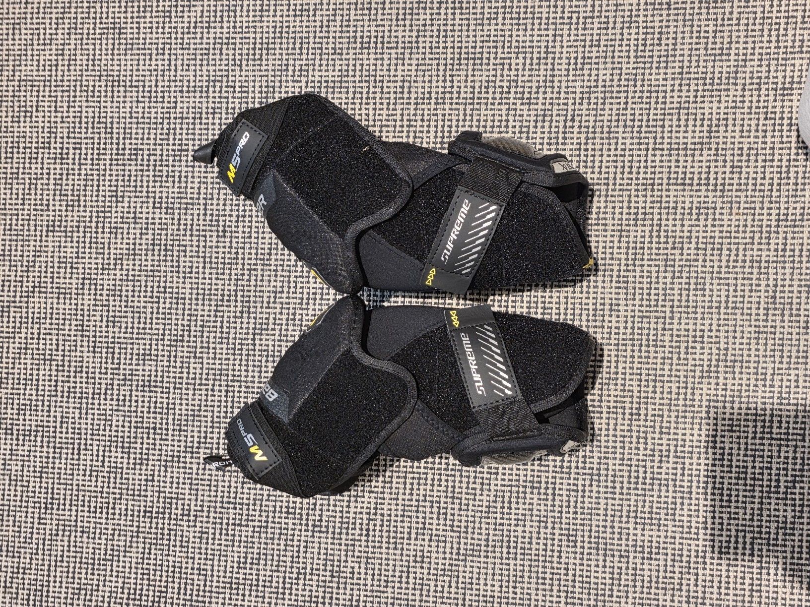 Bauer Protezioni & Imbottiture: Bauer Supreme M5 Pro Ellbogenschoner SR M – Nuovo (secondo la descrizione) da Sissach venduto da Cian_79 1