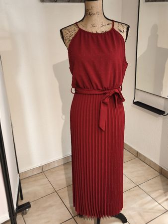 Kleid rot Grösse M Faltenrock Gürtel