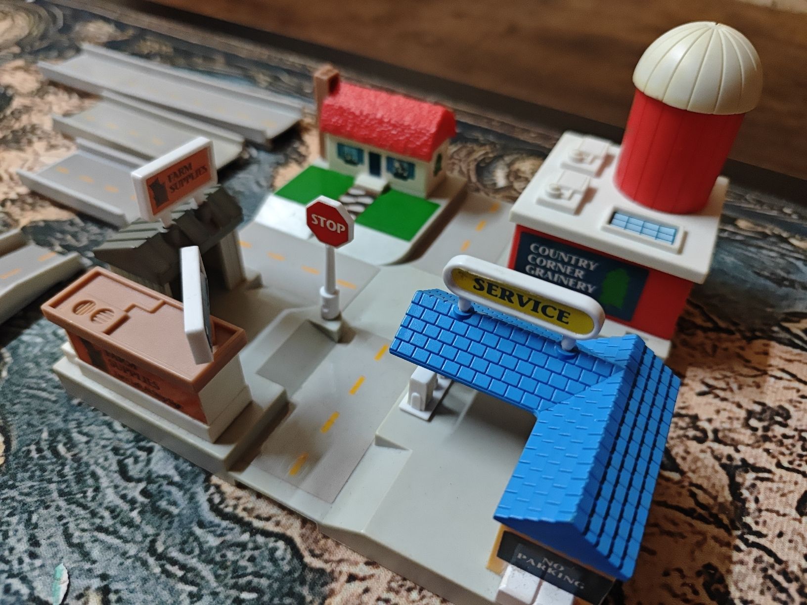 Micro Machines Giocattoli: Micro Machines Hiways & Byways Country Junction – Usato da Wittenbach venduto da stefange 1