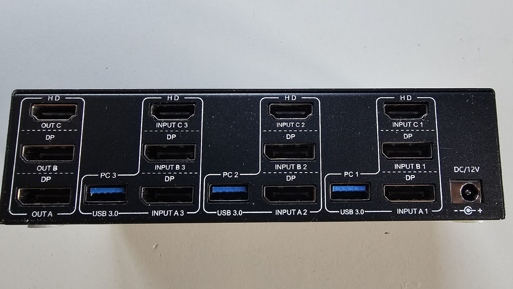 PC: KVM Switch 8K – Usato da Oberdiessbach venduto da 56292 1