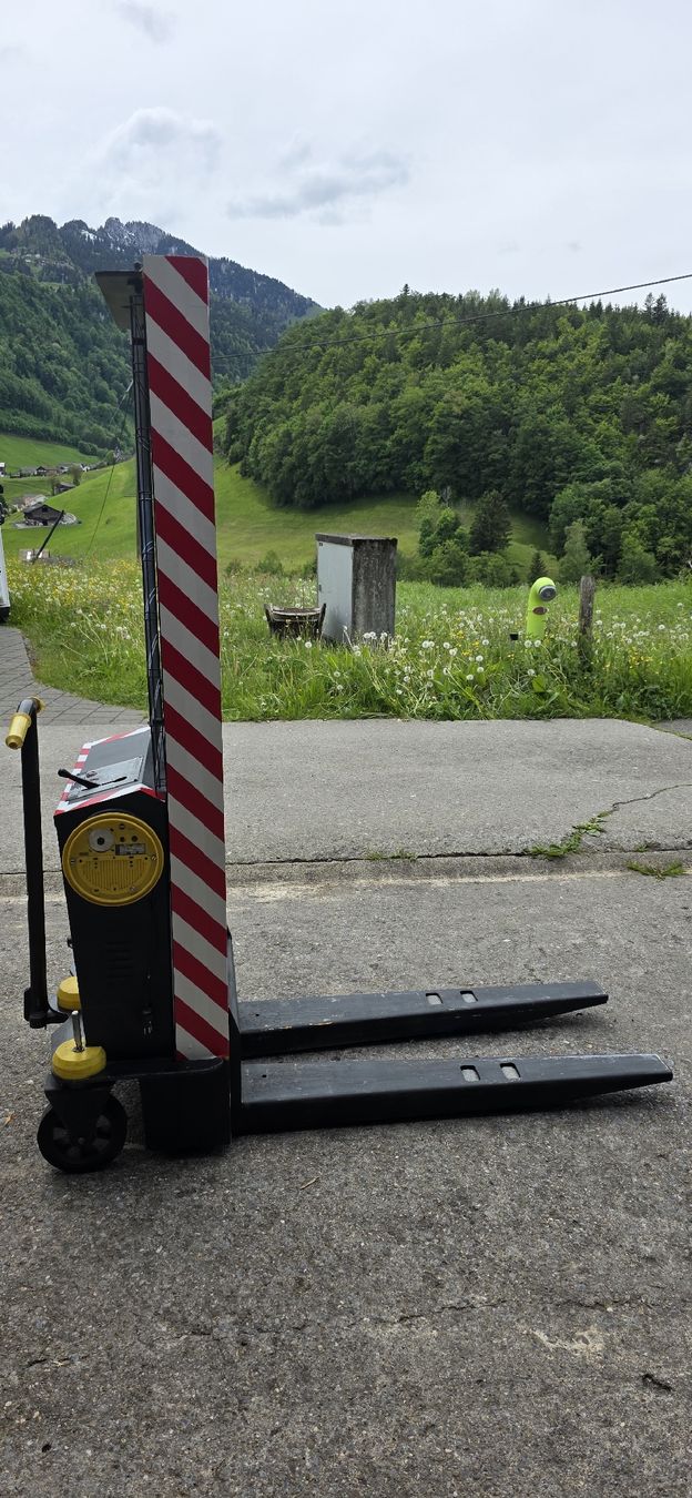 Carrelli elevatori e a forche: Hochhubwagen WBL-12/10 E – Usato da Emmetten venduto da sra_mb9z