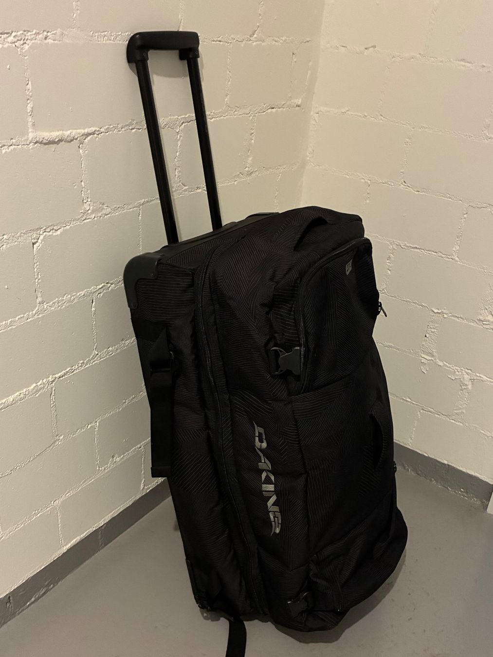 Dakine Valises de voyage: Dakine Reiserollkoffer – D'occasion à Wädenswil par Jhirzel 1