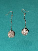 Glitzernde Ohrringe mit vielen Steinchen - Modeschmuck!