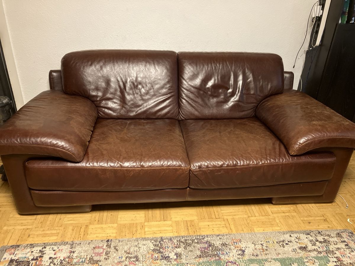 Sofas: Brown Leather Sofas (2) – Gebraucht aus Zürich von shazzaphoo613