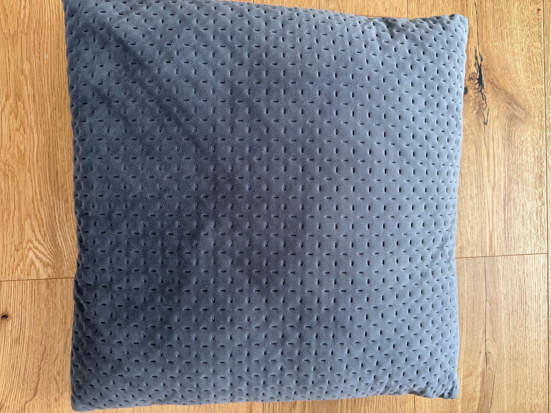 Kissen: 3 Graue Kissen – Gebraucht aus Emmetten von sch_872s 1