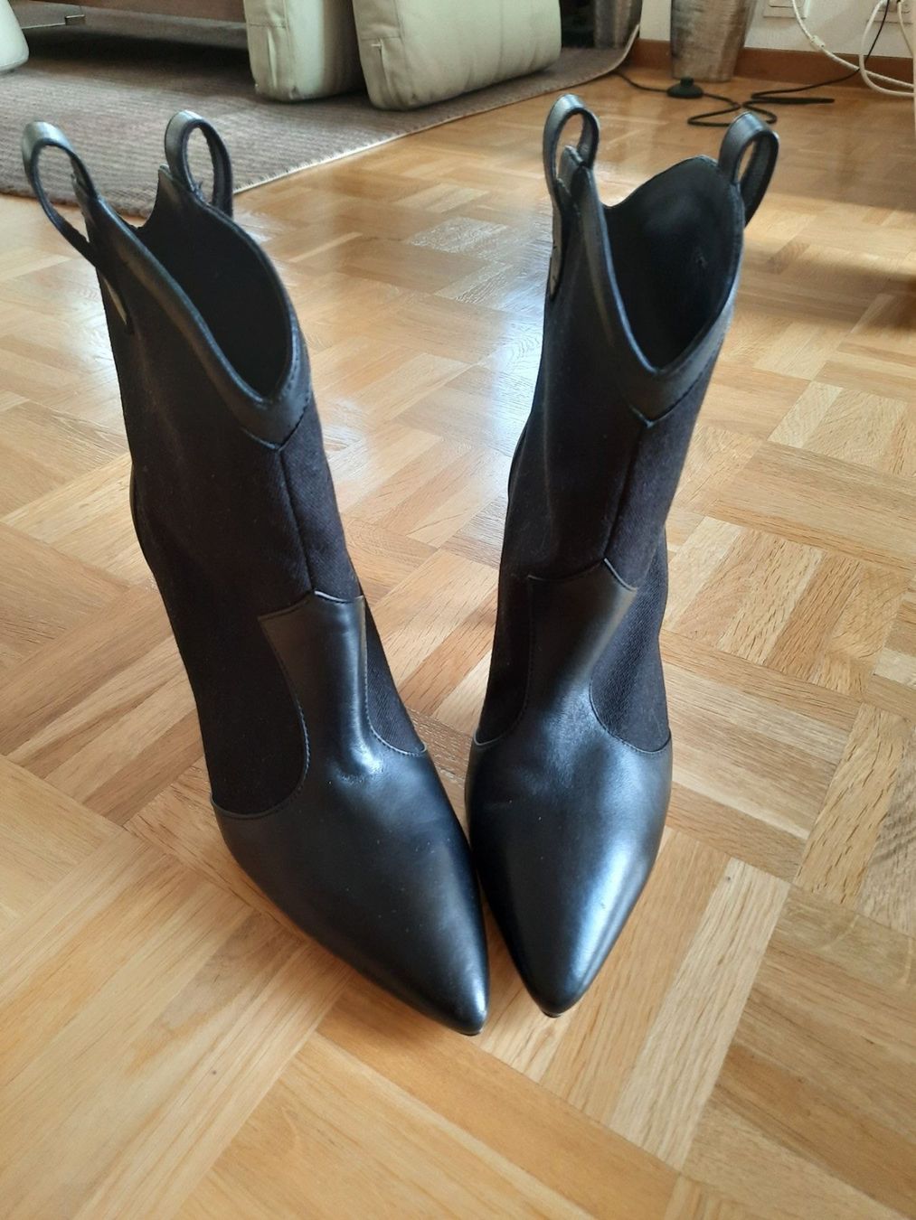Chaussures femmes: Bottines noires – D'occasion à Genève par celima48 1