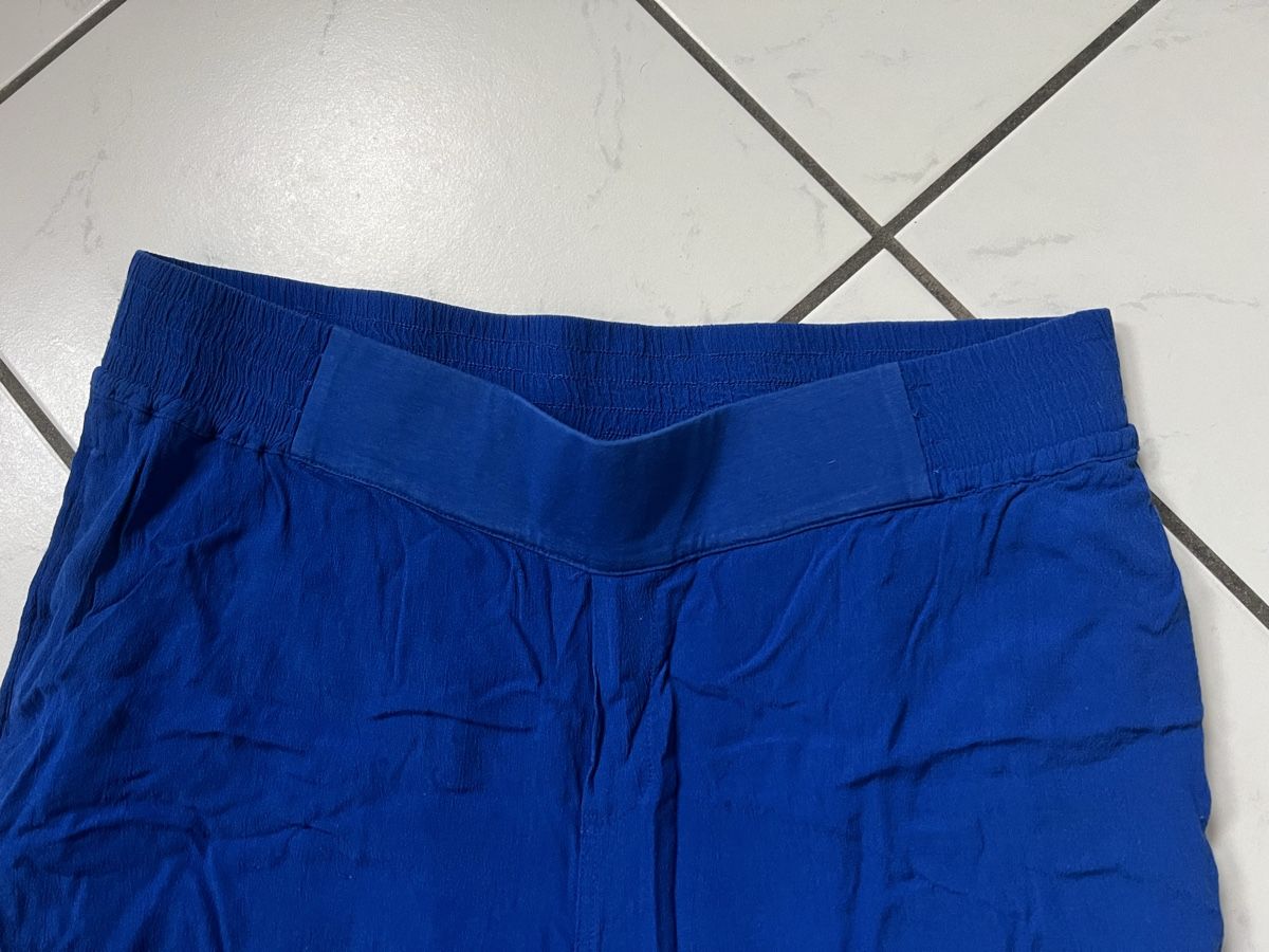 Esprit Pantalons: Schwangerschaftshose Esprit Grösse 40 – Neuf (Voir description) à Ebikon par KarinM02 1