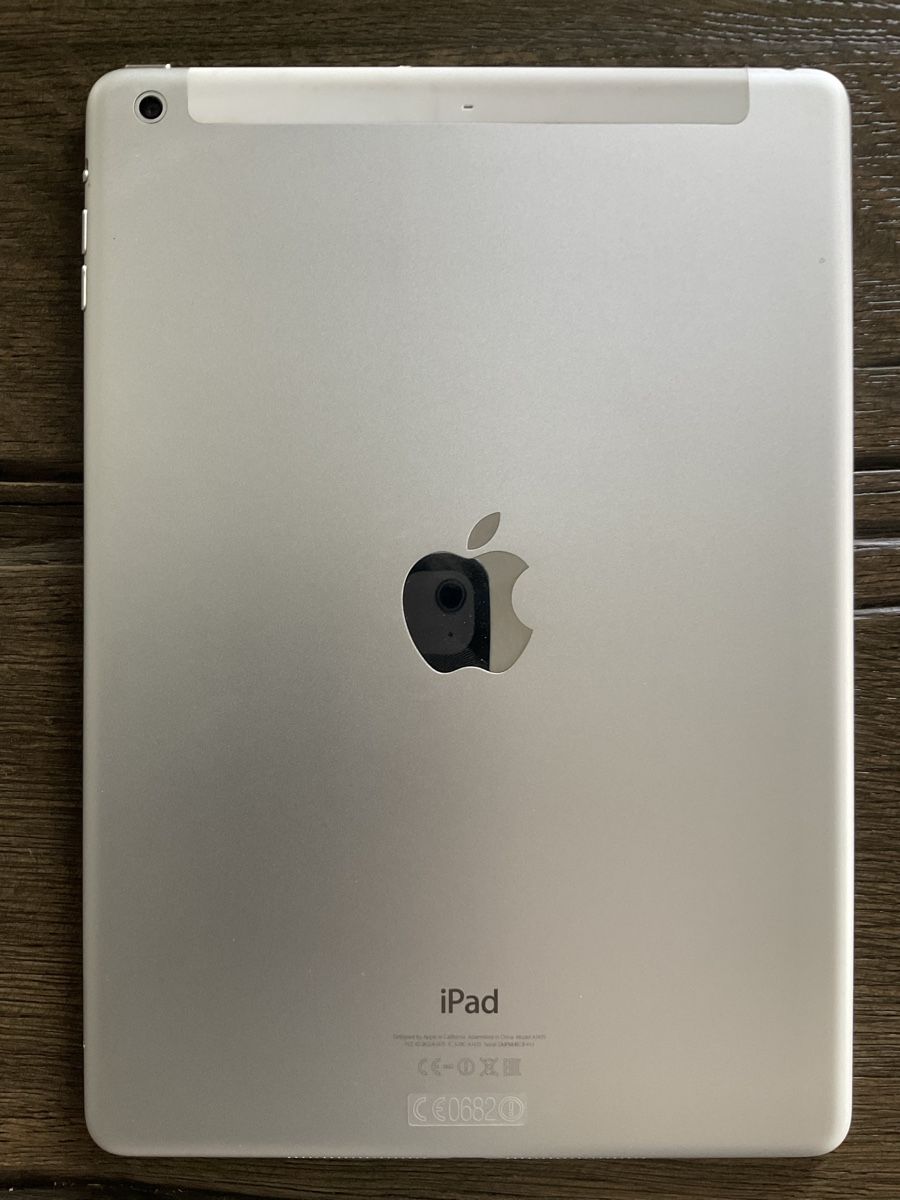 Apple Tablettes PC: iPad Air weiss  – D'occasion à Remetschwil par Upsala0 2