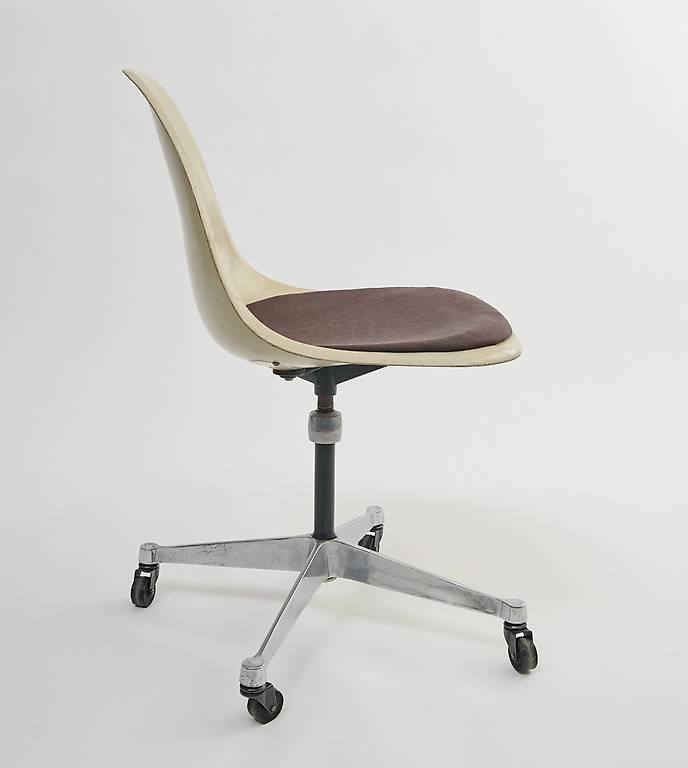 Stühle: Eames Side Chair Office mit Räder Beige/Braun – Gebraucht aus Zürich von lozzaphoto