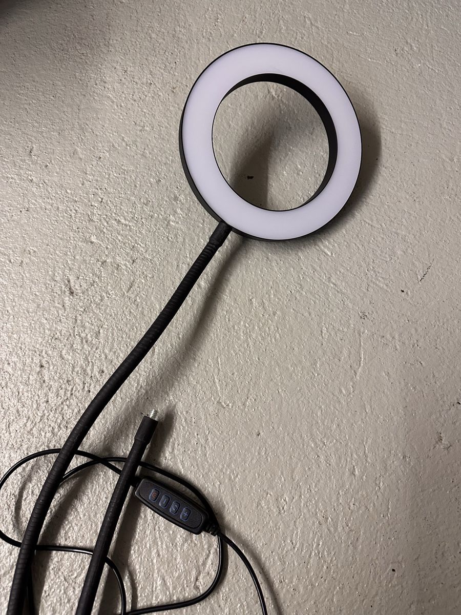 Lampade: Ringlicht mit USB Anschluss – Usato da Zürich venduto da manub_250 2