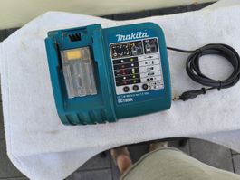Ladegerät MAKITA