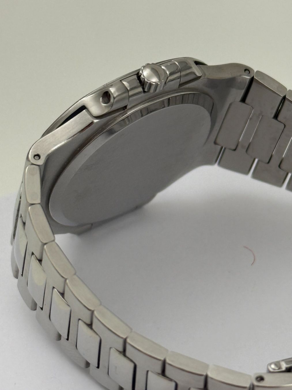 Patek Philippe Orologi: Patek Philippe Nautilus 3700 – Usato da Erlenbach ZH venduto da iLuxury 1