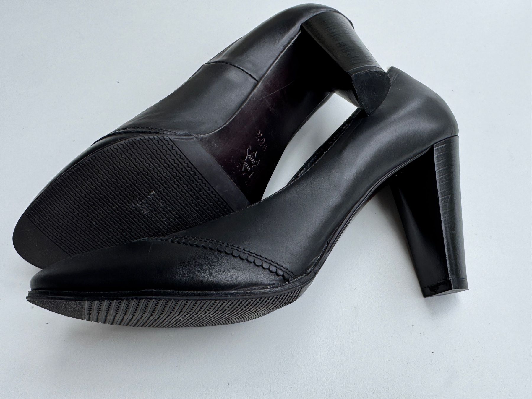 Navyboot Chaussures femmes: Navyboot schwarz Leder Highheels Gr 38.5 – D'occasion à Bremgarten b. Bern par misscello 3