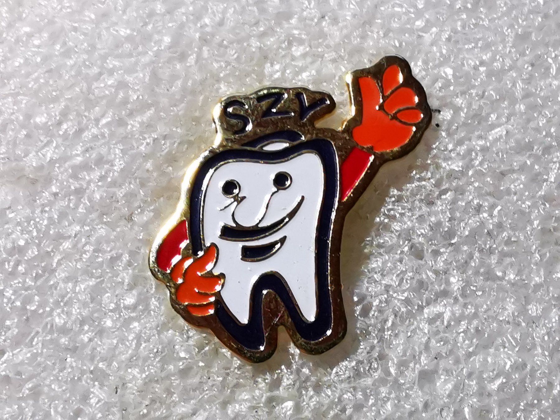 Placchette & Badge: Ansteckpin 58: szy – Usato da Oppligen venduto da Pin-Fall-Shop