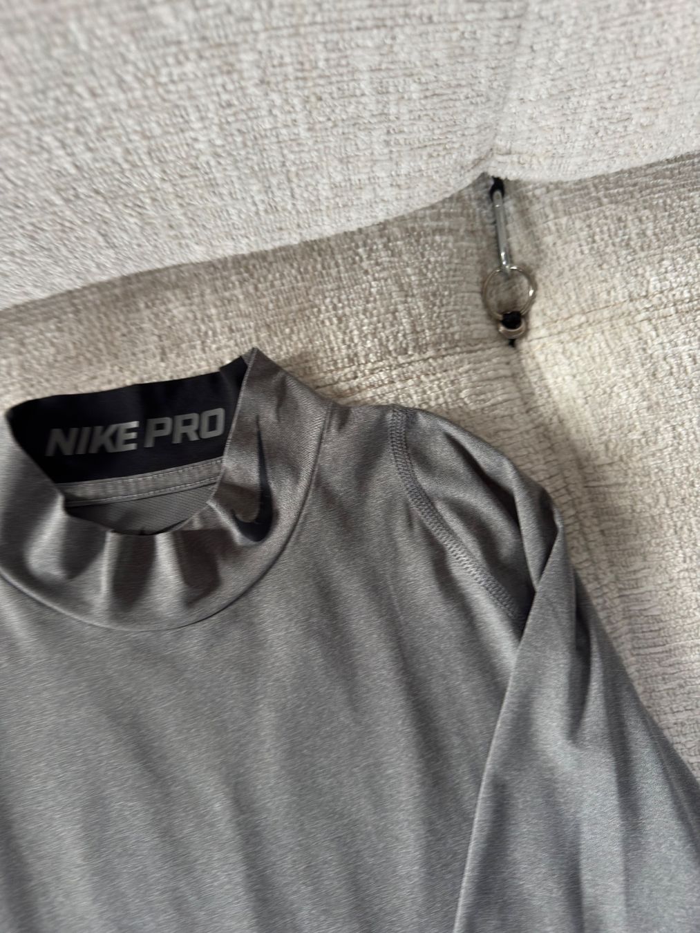 Nike T-shirt: Nike | Langarmshirt – Usato da Horgen venduto da onur_5 5
