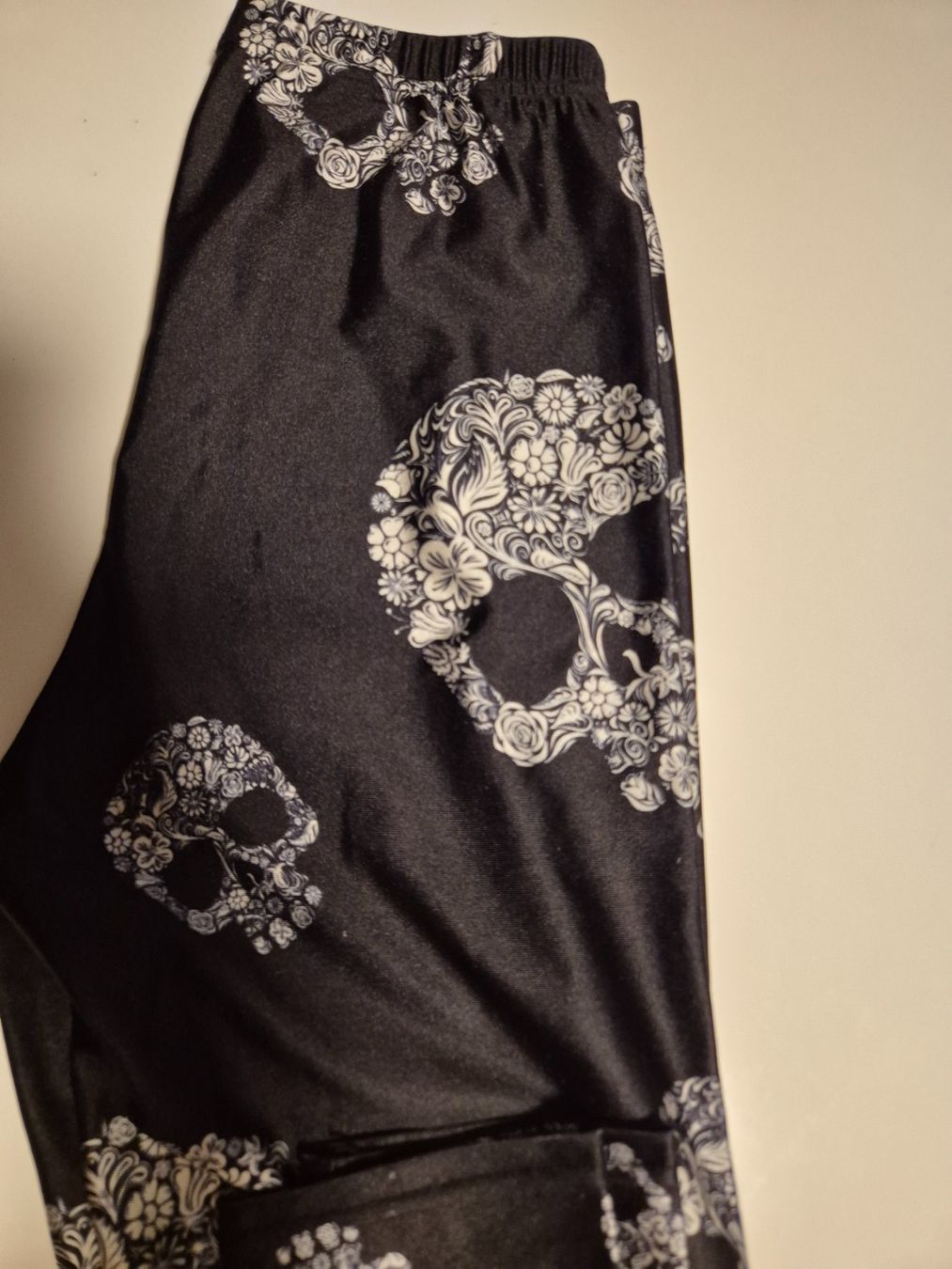 Leggings: Leggins mit Skull – Usato da Rohrbach venduto da Punisher_CVT 1
