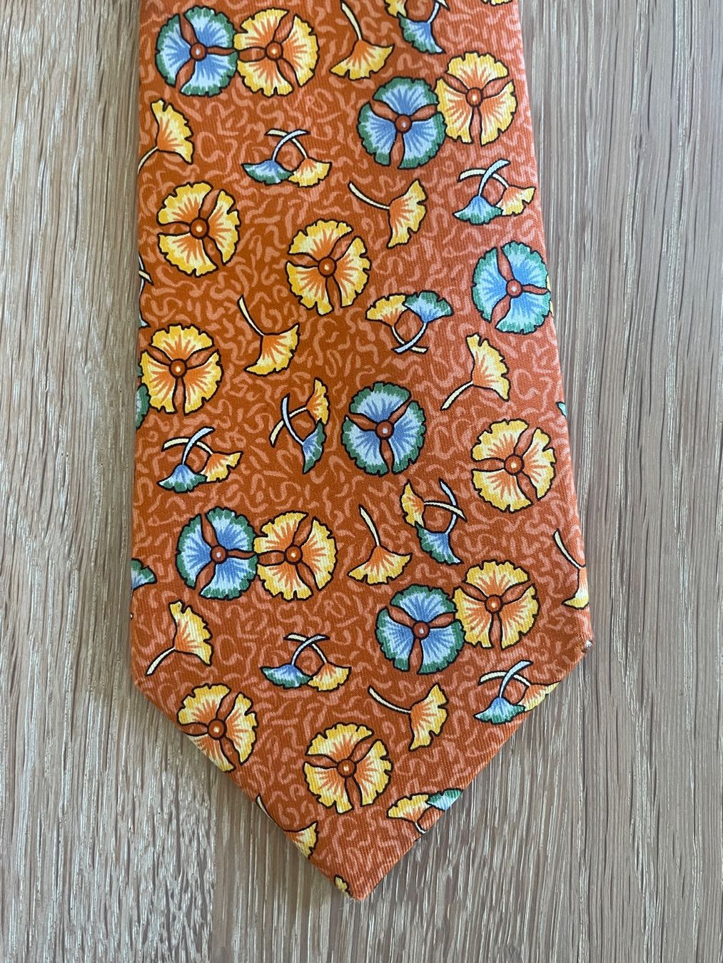 Hermès Krawatten: HERMÈS Seidenkrawatte – Gebraucht aus Hünenberg See von DND5 2