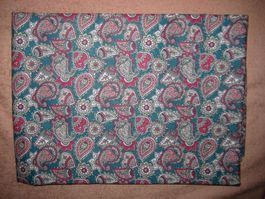 Baumwollstoff petrol mit beere Paisleymuster