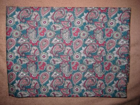 Baumwollstoff petrol mit beere Paisleymuster