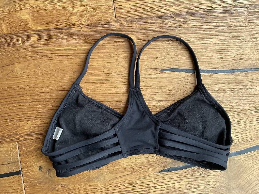 Maillots de bain & Bikinis: Schwarzes Bikinioberteil / Badeoberteil – D'occasion à Kerns par UDS82 1