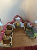 Gut erhaltene Playmobil Pferdehof/Reitanlage für Kinder