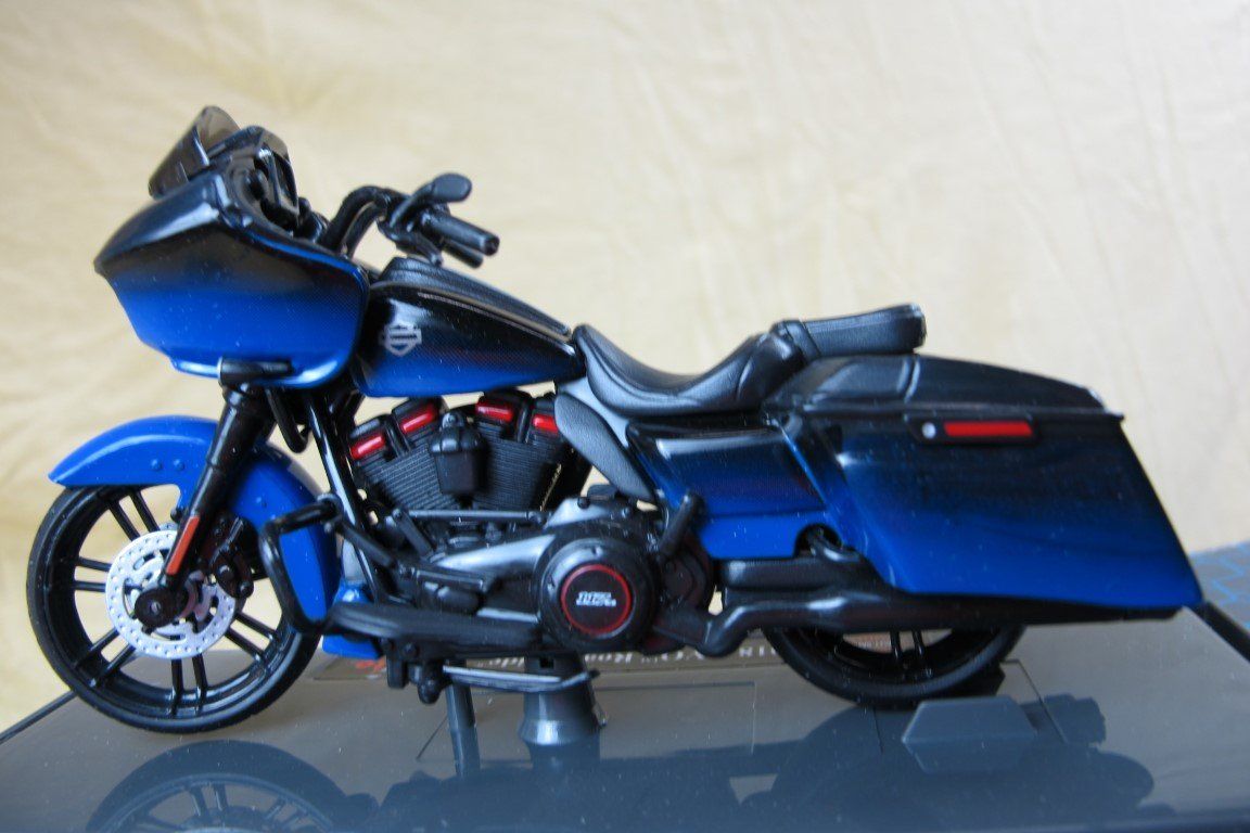 Maisto Modellini d'auto: Harley-Davidson CVO Road 1:18 Modell – Usato da Escholzmatt venduto da Rebikeling6182Ematt 2