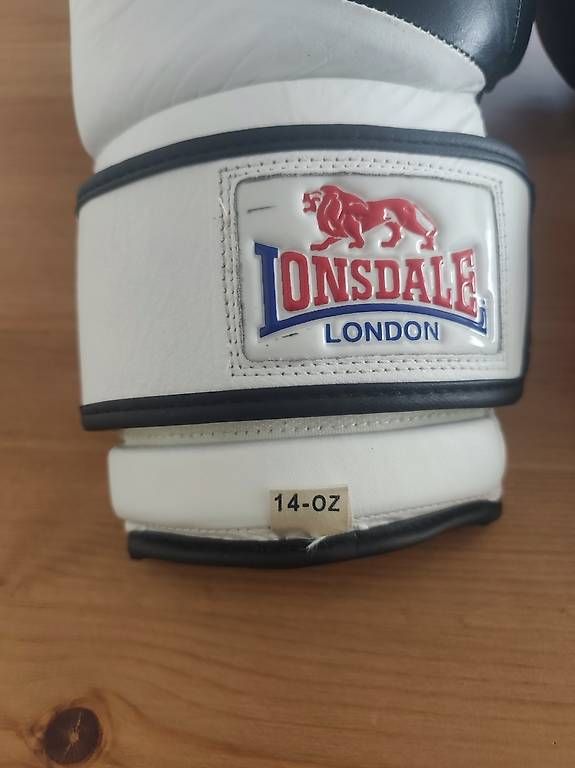Guanti & manicotti: Boxhandschuhe – Usato da Bettwiesen venduto da sima1985 1